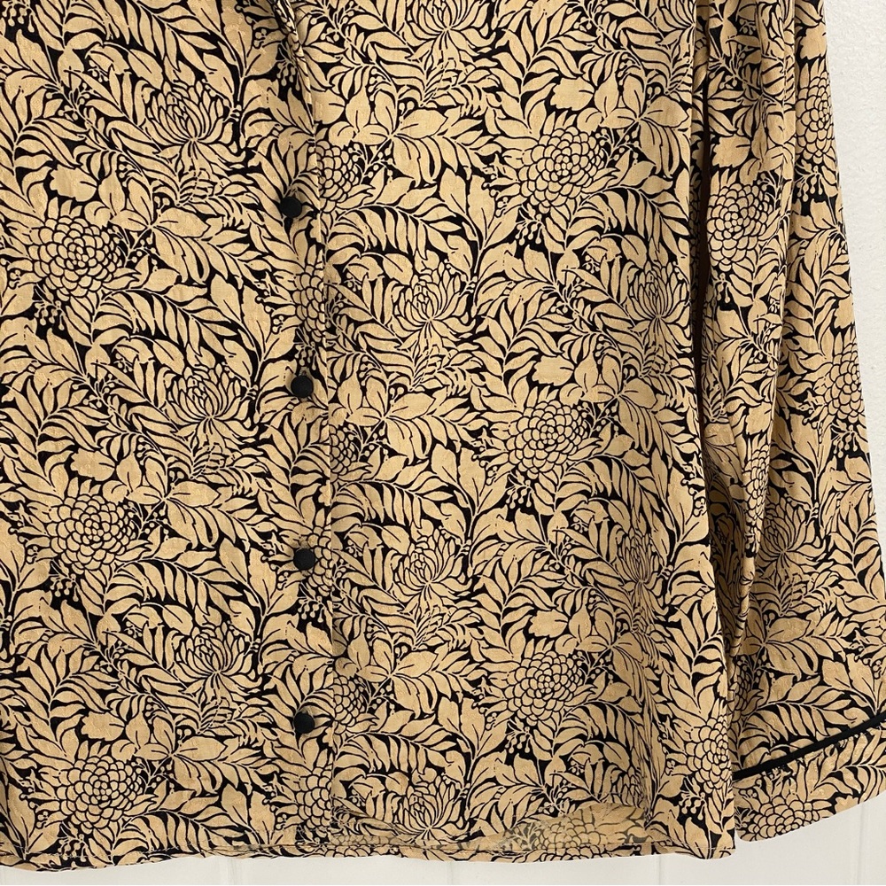Top Shop NWOT Size US 4 Long Sleeve Blouse with gold & black floral print button - Picture 6 of 12